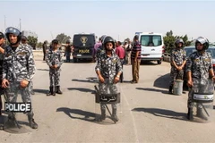 Cảnh sát Ai cập triển khai tại khu vực ngoại ô thủ đô Cairo. (Nguồn: AFP/TTXVN) 