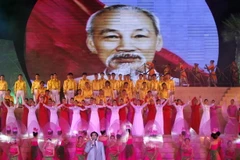 Người Việt tại Anh kỷ niệm 127 năm ngày sinh Chủ tịch Hồ Chí Minh