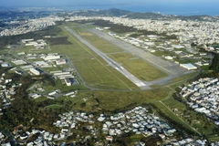 Căn cứ không quân Futenma tại Ginowan, tỉnh Okinawa tháng 9/2012. (Nguồn: Kyodo/TTXVN)
