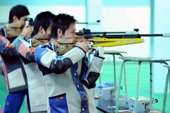 Xạ thủ nam với phần thi 10m súng trường hơi di động.(Ảnh minh họa: Minh Đức/TTXVN)