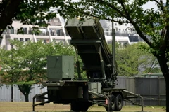 Lá chắn tên lửa PAC- 3 được triển khai để đối phó với khả năng Triều Tiên phóng thử tên lửa tại Tokyo ngày 31/5/2016. (Nguồn: EPA/TTXVN)