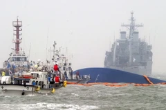 Thợ lặn tìm được đường vào trong thân phà Sewol