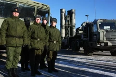 Hệ thống phòng không S-400 Triumf trong cuộc diễn tập của một đơn vị phòng không ở Elektrostal, ngoại ô Moskva, Nga. (Nguồn: AFP/TTXVN)