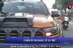 [Video] Muốn thể hiện, tài xế xe bán tải lấn làn, chèn ép xe khác
