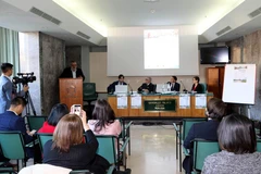 Phó Thị trưởng Perugia Michele Fioroni phát biểu tại Hội thảo. (Ảnh: Ngự Bình/TTXVN) 