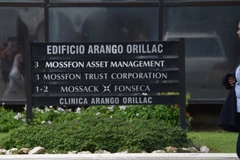Biển hiệu bên ngoài trụ sở Công ty luật Mossack Fonseca tại Panama City ngày 4/4. (Nguồn: AFP/TTXVN)