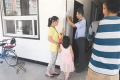 Cảnh sát đang lấy thông tin về vụ việc. (Nguồn: xinhuanet.com)