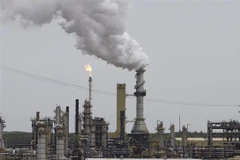 Một cơ sở khai thác dầu tại Fort McMurray, Canada. (Nguồn: AFP/TTXVN) 