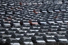 Xe ôtô mới xuất xưởng tại cảng Richmond, California (Mỹ) ngày 24/5. (Nguồn: Getty Images/TTXVN) 