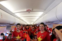 [Video] CĐV Việt Nam cùng nhau hát quốc ca ở độ cao 10.000m