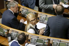 Bà Yulia Tymoshenko (giữa) dự một phiên họp ngày 16/2. (Nguồn: Reuters)