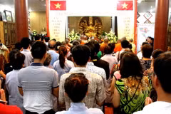 Người Việt ở Lào tổ chức lễ cầu nguyện hướng về biển đảo
