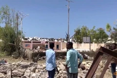 Hiện trường vụ đánh bom ở thủ đô Mogadishu, Somalia ngày 2/9. (Nguồn: Reuters/TTXVN) 