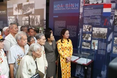 Hình ảnh lễ khai mạc trưng bày chuyên đề “Nhật ký hòa bình”