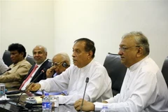 Chủ tịch Quốc hội Sri Lanka Karu Jayasuriya (thứ 2, phải) phát biểu tại phiên họp của Quốc hội ngày 2/11. (Nguồn: THX/TTXVN) 