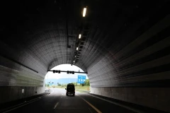 [Photo] Khám phá hầm đường bộ nổi tiếng của Thụy Sĩ