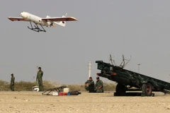 Điều khiển máy bay không người lái tại Iran ngày 25/12/2014. (Nguồn: AP)