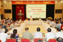 Toàn cảnh buổi tiếp xúc cử tri quận Hoàn Kiếm. (Ảnh: Trí Dũng/TTXVN)