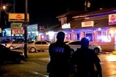 Cảnh sát tại hiện trường vụ xả súng. (Nguồn: cbsnews.com) 