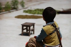 [Photo] Rơi nước mắt với cô bé bị xích bằng dây thừng suốt 6 năm