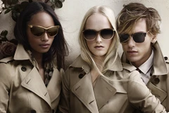 Ghé xưởng Burberry xem quy trình tạo kính mắt thủ công
