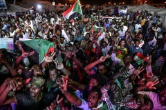 Người biểu tình tập trung tại thủ đô Khartoum, Sudan, ngày 19/5/2019. (Nguồn: AFP/TTXVN) 
