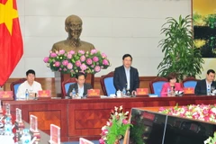 Phó Thủ tướng, Bộ trưởng Ngoại giao Phạm Bình Minh, Chủ tịch Ủy ban quốc gia APEC 2017 chủ trì một phiên họp của Ủy ban Quốc gia APEC 2017. (Ảnh: Nguyễn Khang/TTXVN)