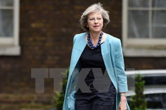 Bộ trưởng Nội vụ Anh Theresa May trước cuộc họp Nội các ở thủ đô London ngày 27/6. (Nguồn: EPA/TTXVN)