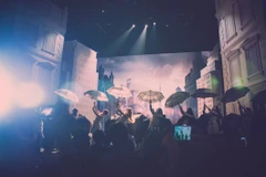 Mãn nhãn với show diễn đỉnh cao của Burberry tại Thượng Hải