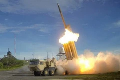 Tên lửa đánh chặn được phóng từ bệ phóng thuộc một bộ phận của hệ thống THAAD. (Ảnh: Reuters/TTXVN)