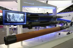 Tên lửa của công ty Mỹ Lockheed Martin được trưng bày tại triển lãm quốc phòng và an ninh quốc tế Eurosatory ở Villepinte, Pháp, ngày 13/6/2016. (Nguồn: AFP/TTXVN) 