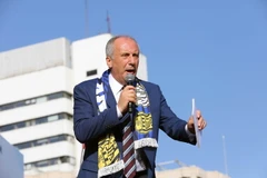 Ứng cử viên Muharrem Ince phát biểu trong cuộc vận động tranh cử ở Ankara, ngày 22/6. (Nguồn: THX/TTXVN)