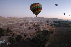 Các chuyến du hành bằng khinh khí cầu tại Luxor vào mỗi sáng bình minh cũng là điểm nhấn thu hút khách du lịch trải nghiệm khi đến thăm tỉnh này. (Nguồn: AFP/Getty Images) 