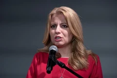 Ứng cử viên Tổng thống Slovakia Zuzana Caputova phát biểu tại Bratislava ngày 16/3/2019. (Nguồn: AFP/TTXVN) 