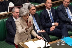 Thủ tướng Anh Theresa May (trái, phía trước) phát biểu tại phiên họp của Hạ viện về thỏa thuận Brexit tại London, ngày 29/3/2019. (Nguồn: AFP/TTXVN) 