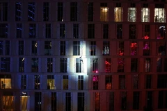 "Người nhện" nước Pháp chân trần chinh phục tòa tháp 75 tầng