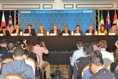 Bộ trưởng Thương mại các nước tham gia đàm phán TPP họp báo chung. (Ảnh: Thanh Tuấn​/TTXVN)