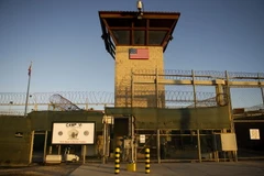 Quang cảnh bên ngoài nhà tù trên vịnh Guantanamo, Cuba ngày 19/1/2012. (Nguồn: AFP/TTXVN)