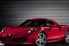 Alfa Romeo tiến vào thị trường Mỹ bằng mẫu 4C