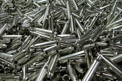 Giá nikel “loanh quanh” mức thấp nhất trong hơn một năm qua