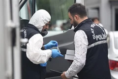 Cảnh sát Thổ Nhĩ Kỳ điều tra tại lãnh sự quán Saudi Arabia ở Istanbul, Thổ Nhĩ Kỳ ngày 17/10/2018. (Nguồn: THX/TTXVN) 