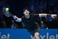 Tay vợt Andy Murray giành chiến thắng Stan Wawrinka giải ATP World Tour Finals 2016. (Nguồn: EPA/TTXVN)