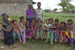 Vợ chồng chị Kanu, anh Raminsh cùng đàn con. (Nguồn: dailymail.co.uk)