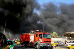 Cử tri bỏ phiếu tại một điểm bầu cử ở Baghdad, ngày 12/5. (Nguồn: THX/TTXVN)