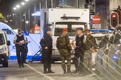 Quân đội và cảnh sát Bỉ tuần tra tại Brussels. (Nguồn: AFP/TTXVN)