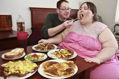 Người phụ nữ hơn 300kg muốn trở thành người béo nhất thế giới