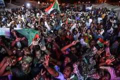 Người biểu tình Sudan tập trung tại thủ đô Khartoum ngày 19/5/2019. (Nguồn: AFP/TTXVN) 