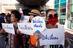 Ngày 6/1, tuần hành ở thủ đô Bangkok phản đối hoãn tổng tuyển cử. (Nguồn: AFP/TTXVN) 