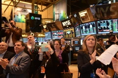 Các chỉ số chứng khoán Mỹ biến động trái chiều