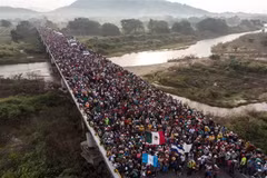 Người di cư Honduras tại khu vực Arriaga, Mexico. (Nguồn: AFP/TTXVN) 